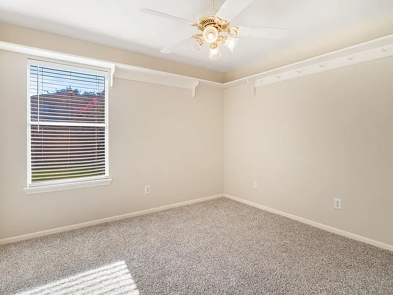 14615 Rochelle Ct — Photo 19