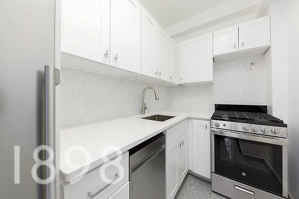 Rented by A&E Real Estate Management | media 11