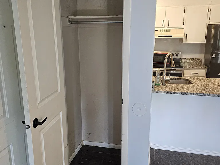 1199 E Waterside Cv #12 — Photo 4