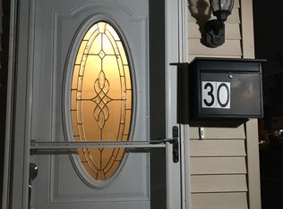 30 Grand Ave, Iselin, NJ 08830