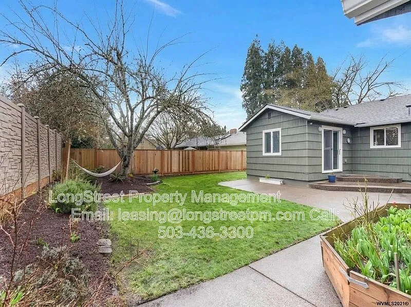 3 bed, 1.5 bath, 1432 sqft, $2,795 — Photo 3