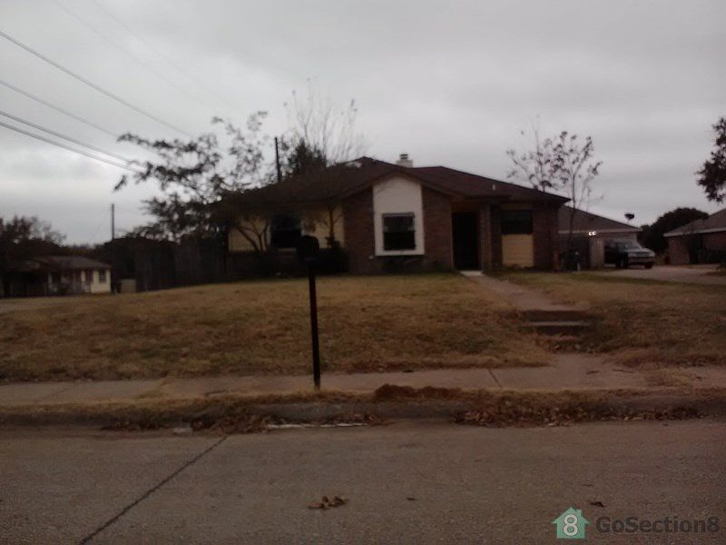 1st image of 1504 Hunterwood Dr
