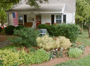 1508 Chippendale Rd, Charlotte, NC 28205