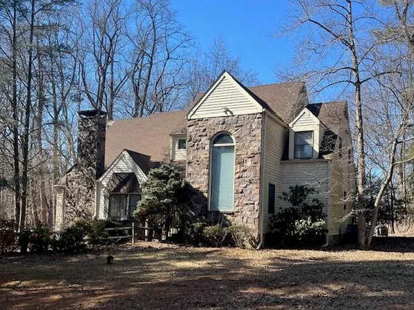 34 S Holmdel Road, Holmdel, NJ 07733