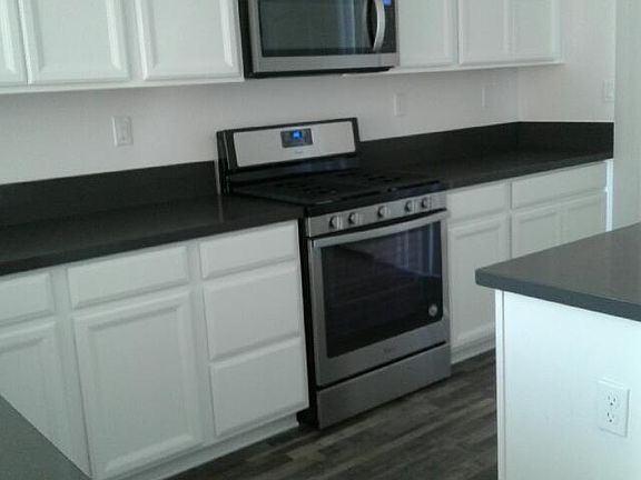 2nd image of 2550 Amelia Earhart Ave