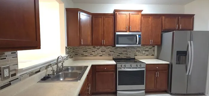 561 Woodland Park Ter — Photo 5