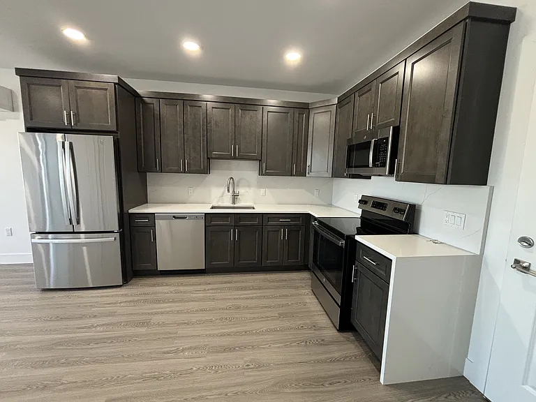 The Central — Photo 31