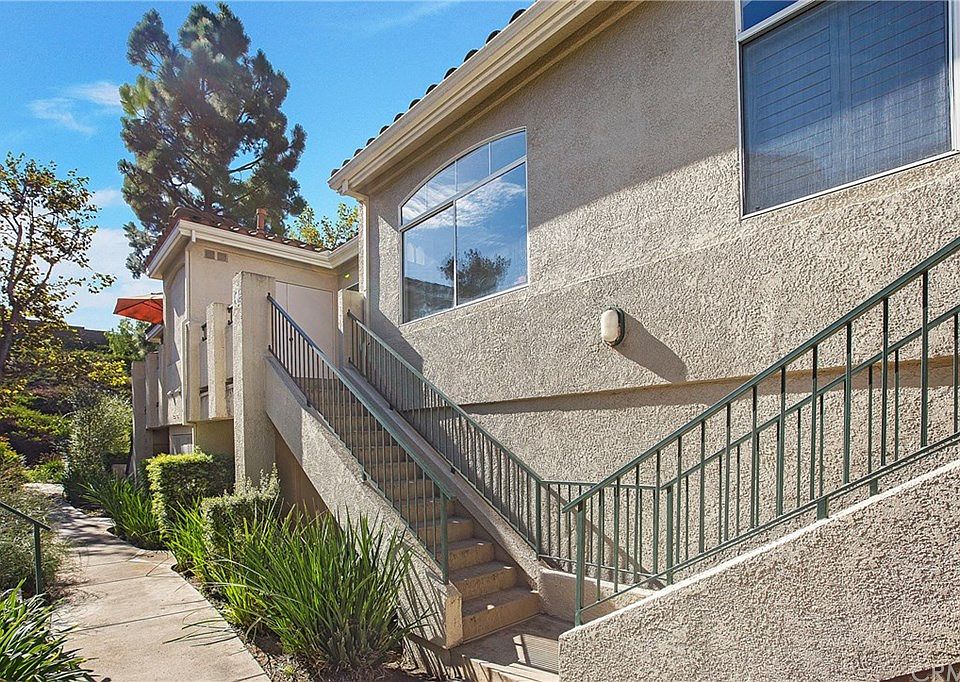 1st image of 100 Sandpiper Ln