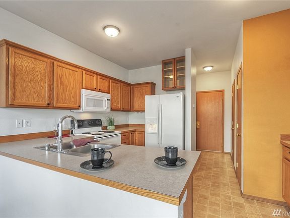 3rd image of 18505 98th Ave E