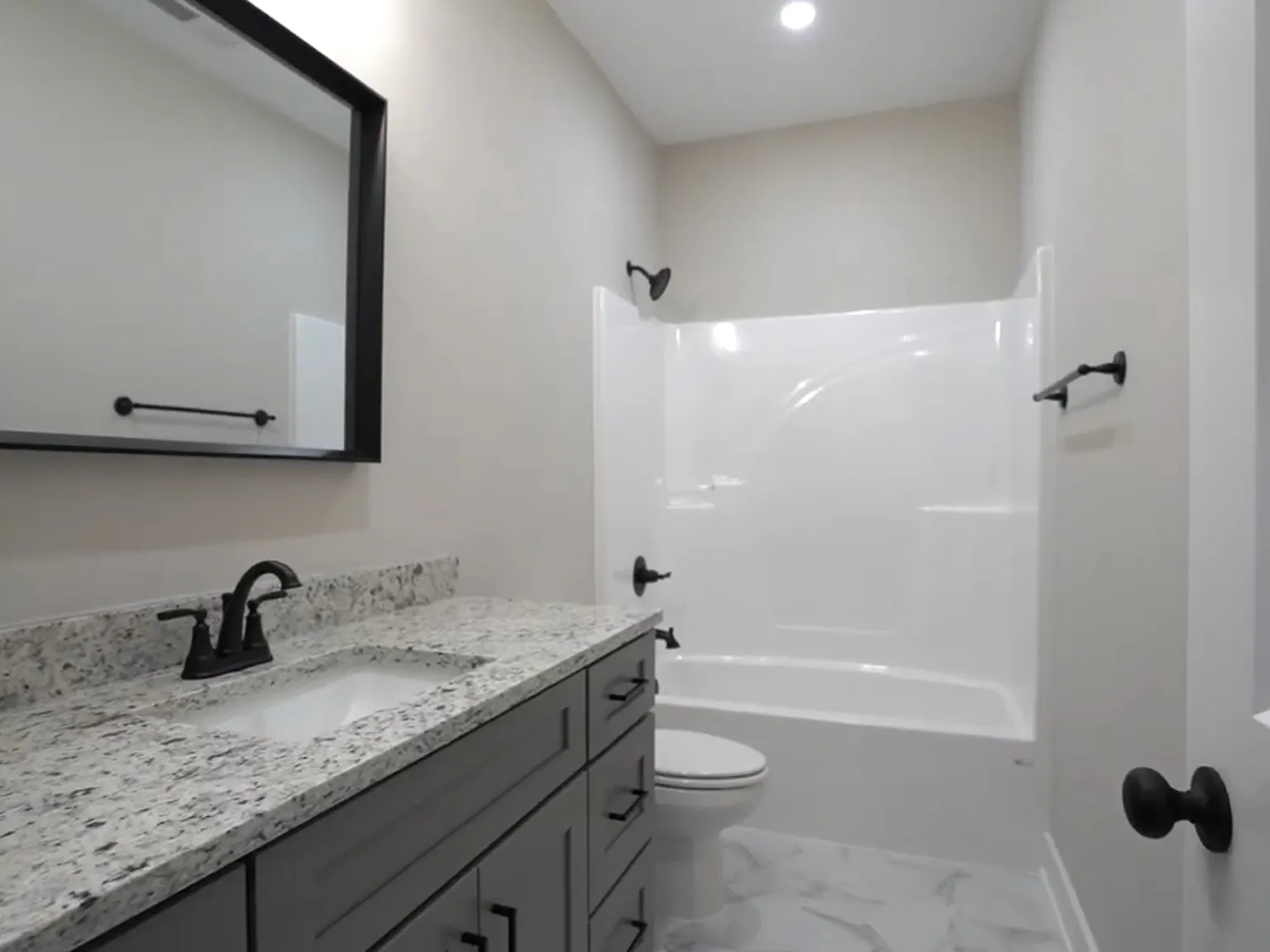 Idella Rose Apartments — Photo 4