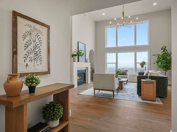 4th image of 319 Clear Pond Way