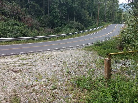 Frozen Creek Rd and gate