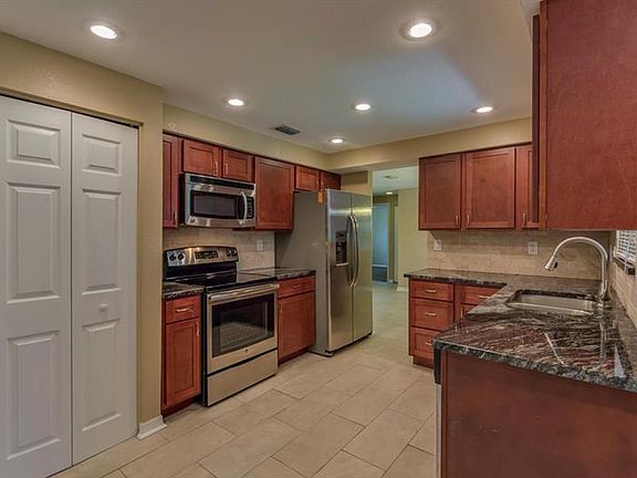 2nd image of 1195 Mineola Cir