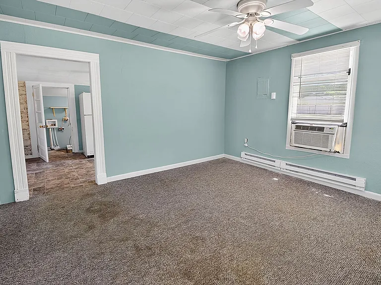 216 Rollins St — Photo 4
