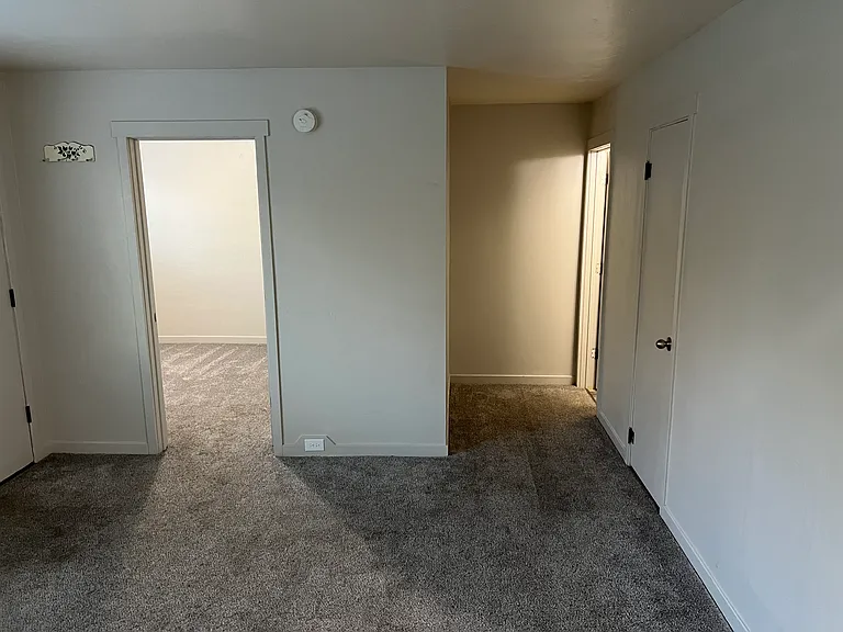 243 Marion Ln #B — Photo 4