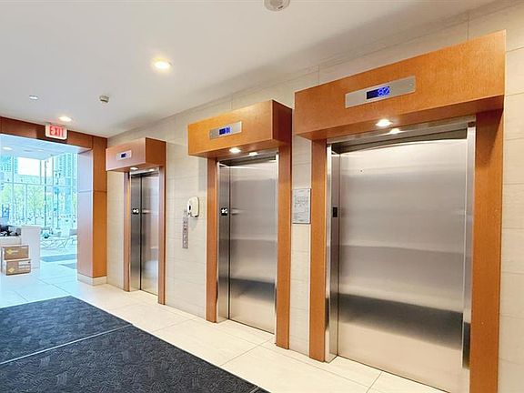 4th image of 510 S 6th Ave SE #1207