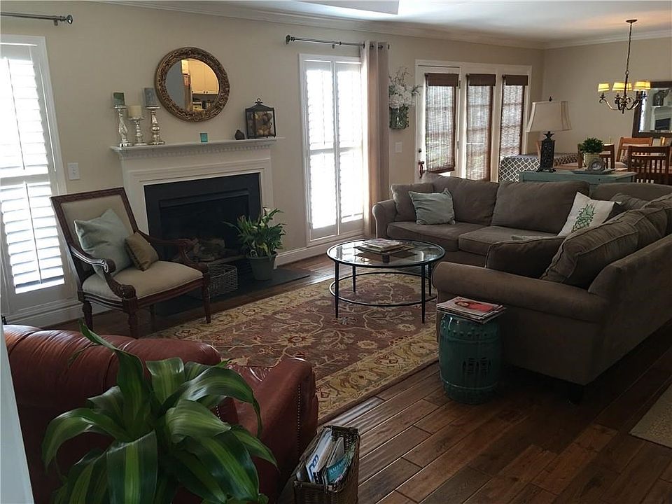 2nd image of 322 Smithfield Dr