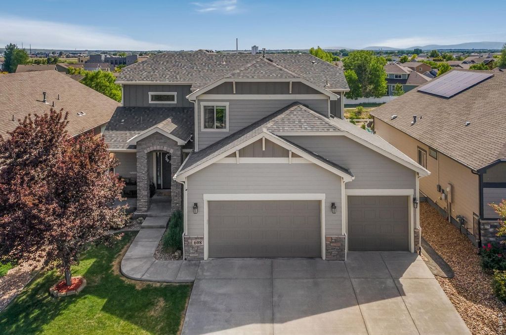 608 Vermilion Peak Dr