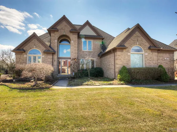 781 Sandalwood Rd, Canton, MI 48188