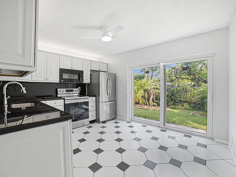 5284 Breadfruit Cir — Photo 12