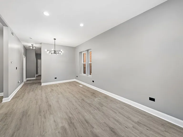 4508 W Congress Pkwy #2 — Photo 4