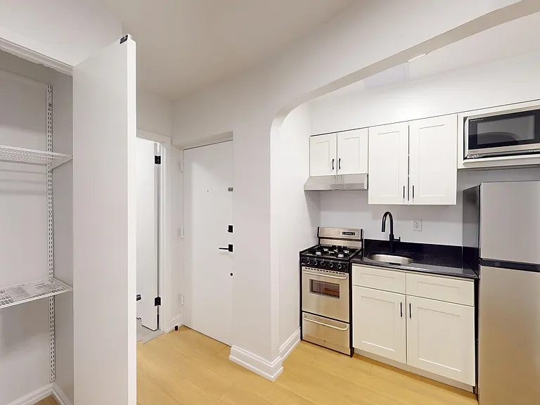 227 E 11th St #1B — Photo 13