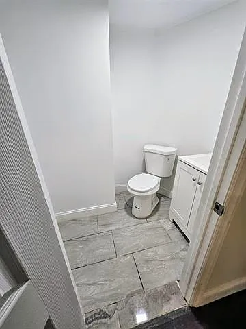 3 bed, 1.5 bath, 2000 sqft, $3,390 — Photo 4