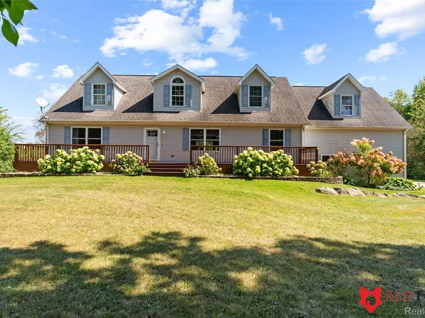 386 Meadowview Dr, Attica, MI 48412