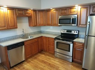 1044 Broadway St, Martins Ferry, OH 43935