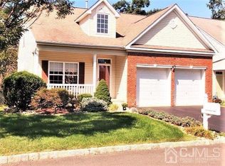 12 Appleby Dr, Helmetta, NJ 08828