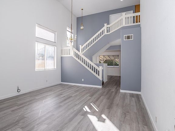 4th image of 5244 Linden Ct