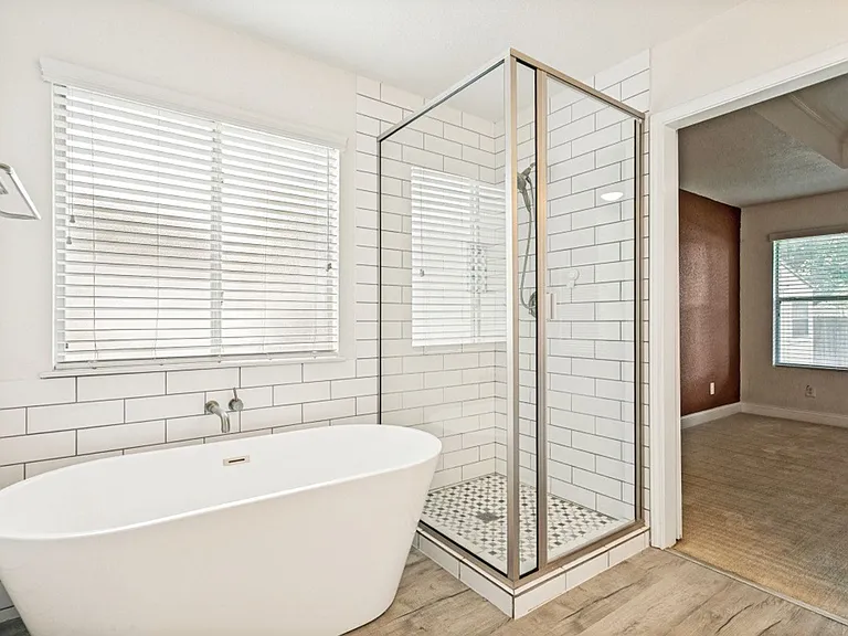16302 Amberly Ct — Photo 18