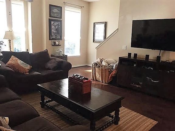 2nd image of 4419 Buena Vista St APT 6