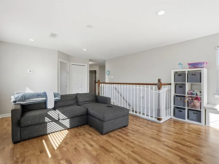 7927 Wolfield Ln — Photo 16