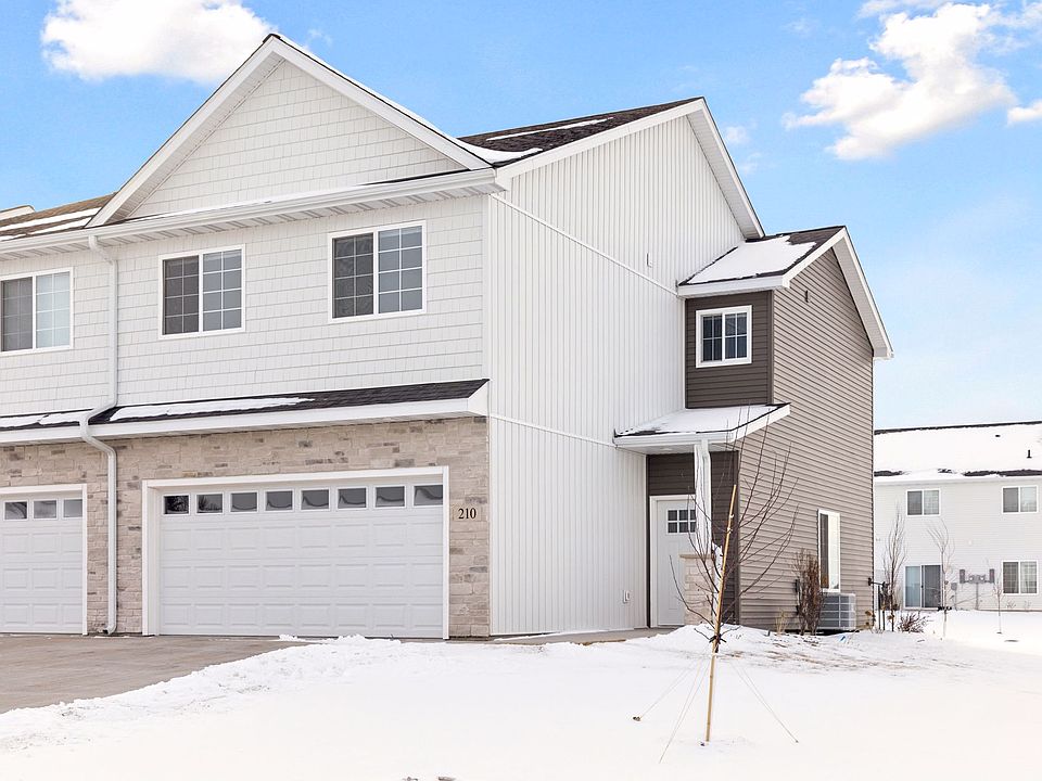 1st image of 815 Willow Pl