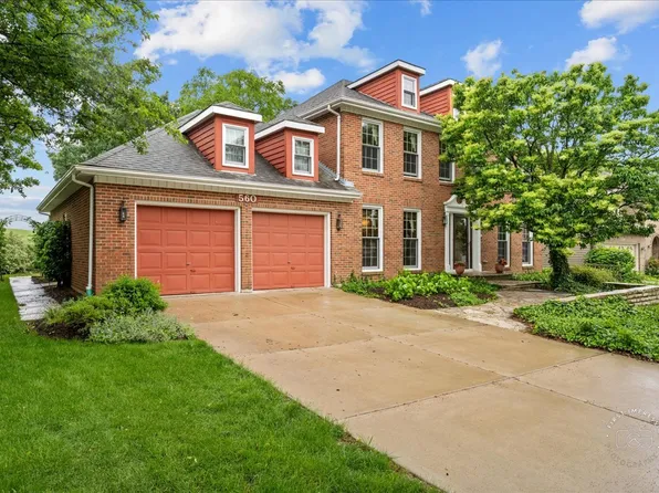 560 Braemar Ave, Naperville, IL 60563
