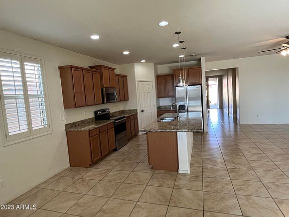 4th image of 34929 N Open Range Dr