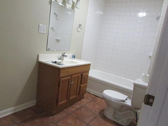 2nd image of 506 Phillips St