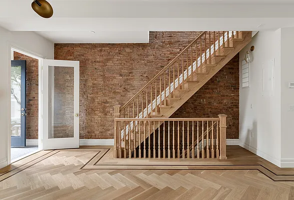 Sold by Compass | media 7