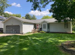 1210 Capri Ter, McHenry, IL 60050