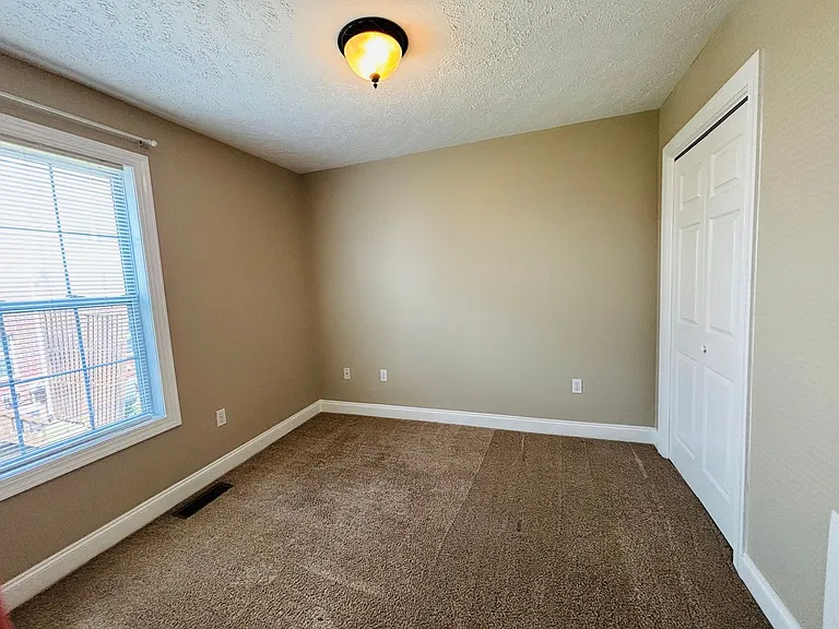 365 Silver Leaf Dr — Photo 4