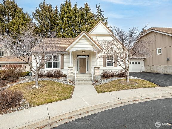 4th image of 1494 Eastmont Avenue #14