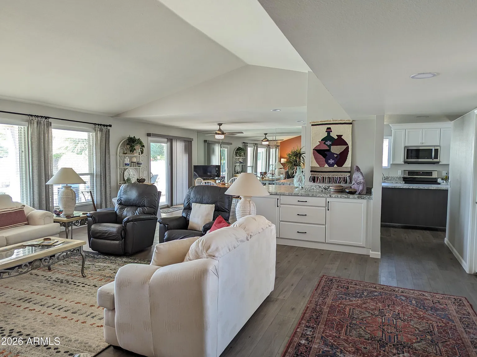 2 bed, 2.0 bath, 1823 sqft, $3,950 — Photo 4