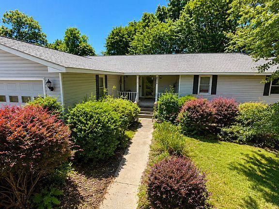3rd image of 3043 Tiffin Cir