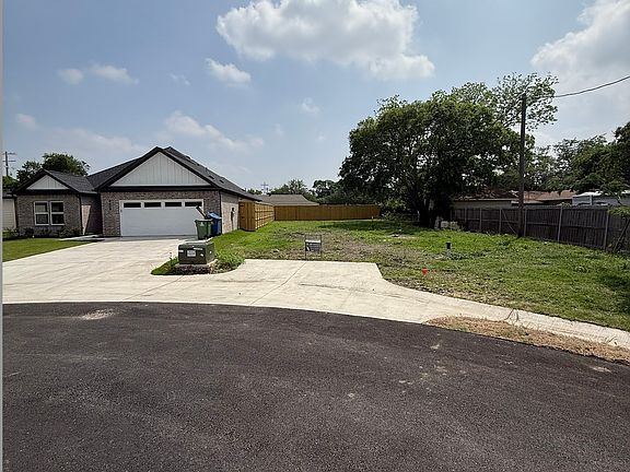 4th image of 4604 Red Bud Ct