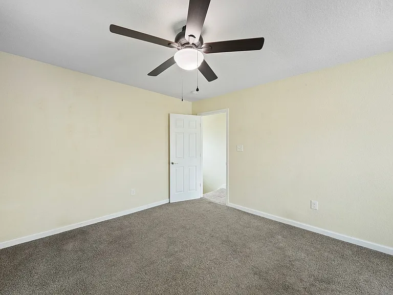 831 W 35th St — Photo 21
