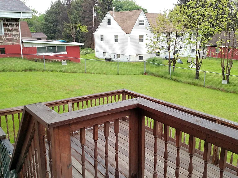 1307 Walnut St — Photo 10