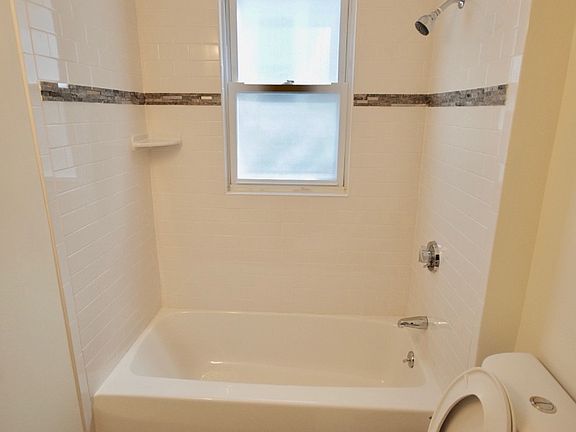 3rd image of 98 Montebello Rd #1