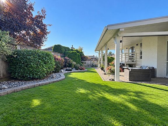 2nd image of 31524 Sunnyside Cres