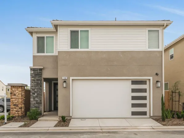1104 Encore Way W, Madera, CA 93636